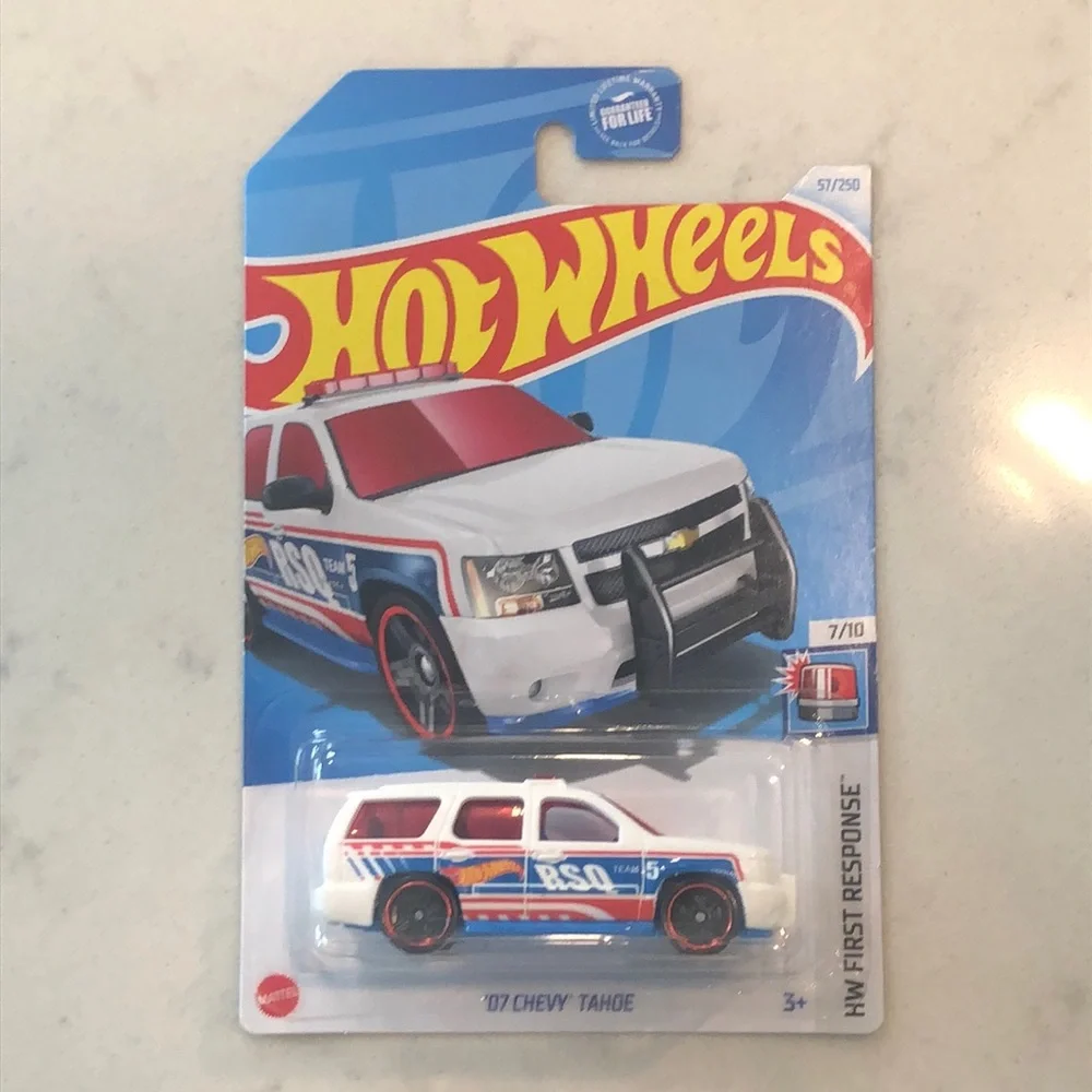 HW First Response Chevy Tahoe - White and Blue